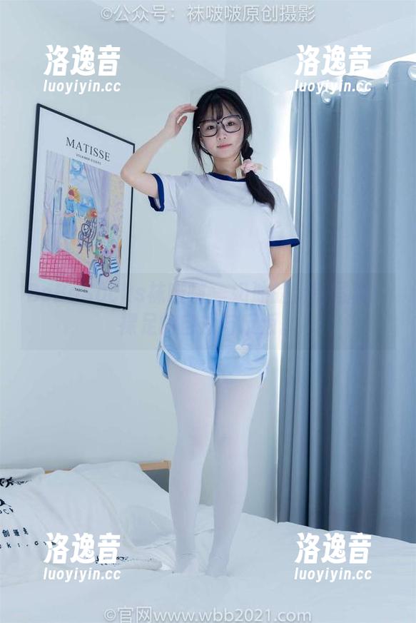 BoBoSocks袜啵啵-奶油 BoBoSocks袜啵啵 - 奶油的定制写真:裸足的自由与反叛。