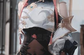 说真的，Cien恩恩的新美图，原神申鹤，果然是“只可远观不可亵玩”的那种吧，越看越想买手办。
