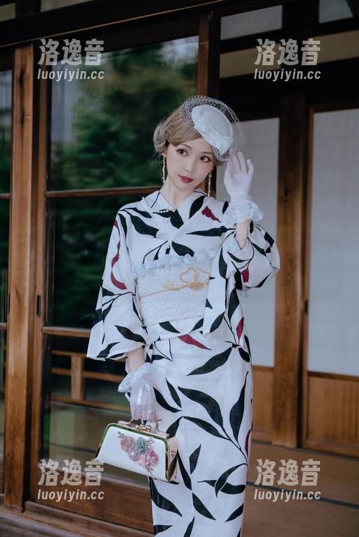 ElyEE子 ElyEE子化身皮衣女王,cos的合集翻新你的想象!