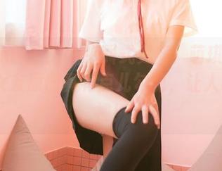 Feilin嗲囡囡 – 尖叫式更新！萌琪琪Irene的女友原图真有点儿勾魂，让人不敢直视！