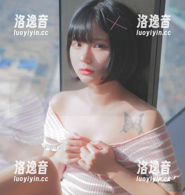 大白裙走秀来啦！Hizzy(히지)最新cos照，不过小心，别被她的仙气迷住！