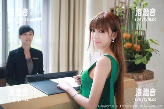 MyGirl美媛馆-黄乐然 MyGirl美媛馆 - 黄乐然的新作上线,原图带着灰丝,好像要把我卷进一种奇妙的状态里。