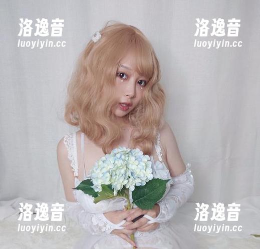 PAKI酱 说好的厨娘呢?每次看高清壁纸里PAKI酱,肚子里的声音都不想停了!