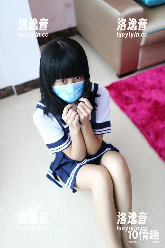 ROSI口罩 美图渐变:ROSI的红色蕾丝想逼我穿上的吗?