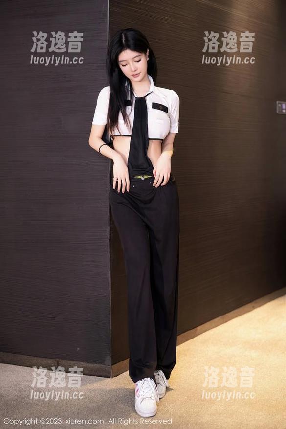 Xiuren秀人网-Elise谭晓彤 Xiuren秀人网 - 一睹为快:Elise谭晓彤的长腿图包,把自信和腿都展现得淋漓尽致