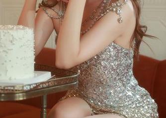 Xiuren秀人网 – 从医务室到镜头前，Lovely璐璐的护士时光作品集更新中！