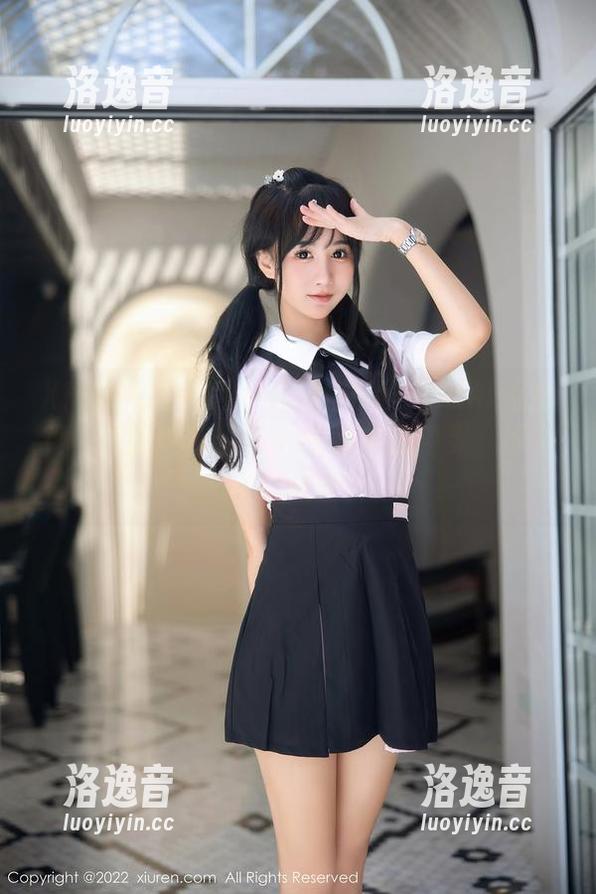 Xiuren秀人网-Vetiver嘉宝贝儿 Xiuren秀人网 - 套图中的Vetiver嘉宝贝儿和豹纹,像极了丛林中的精灵,错觉还是偶然?