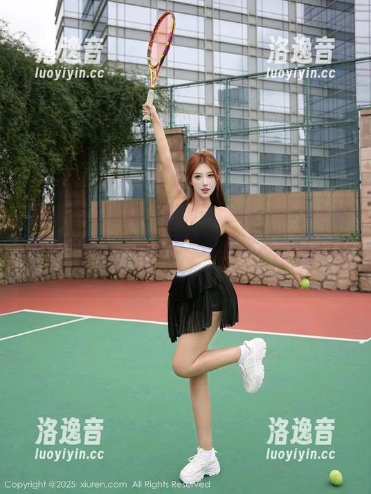 Xiuren秀人网-nancy小姿 Xiuren秀人网 - 低调的nancy小姿在泳池边的优雅残影,图包就是泳池边的杂技演员