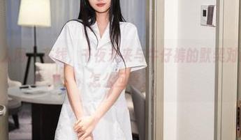 Xiuren秀人网 – 在线，千夜未来与牛仔裤的默契对话，别问我怎么回事。