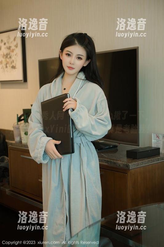 Xiuren秀人网 - 看原图时心揪了一下，孟狐狸FoxYini的女孩资源真是考验我！