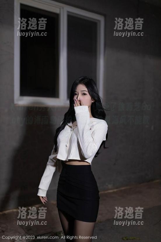 Xiuren秀人网-徐莉芝Booty Xiuren秀人网 - 好吧,更新了徐莉芝Booty的海南岛旅拍套图,谁说海风不能吹走烦恼呢?
