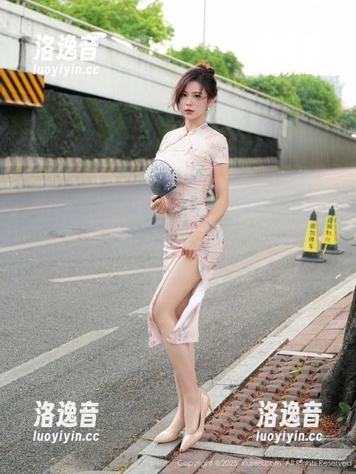 Xiuren秀人网-梦心玥 Xiuren秀人网 - 如果梦心玥的红裙有声音,那一定是在说‘快过来看我呀’——是我听错吗?