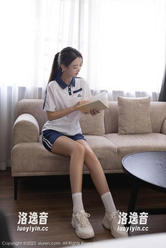 Xiuren秀人网-棉花糖candy Xiuren秀人网 - 棉花糖candy,这全套黑色作品让人觉得她是不是对色彩不太友好呢?