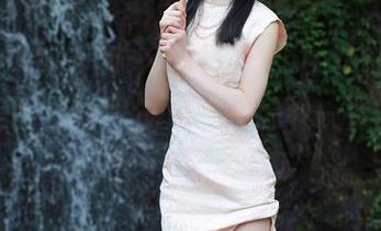 Xiuren秀人网 – 当王馨瑶yanni做瑜伽时，美图里的我，只能考虑下一餐的炸鸡！