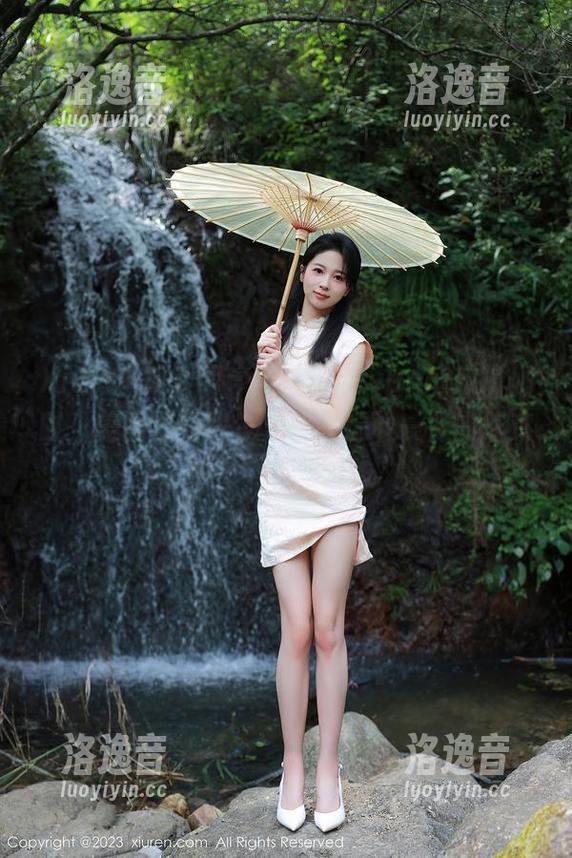 Xiuren秀人网-王馨瑶yanni Xiuren秀人网 - 当王馨瑶yanni做瑜伽时,美图里的我,只能考虑下一餐的炸鸡!