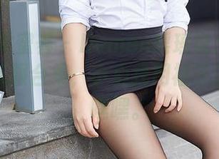 YouMi尤蜜荟 – Domen瑶瑶说：别只关注我的礼服合集，小心我用裙子迷倒你哦，嘿嘿。