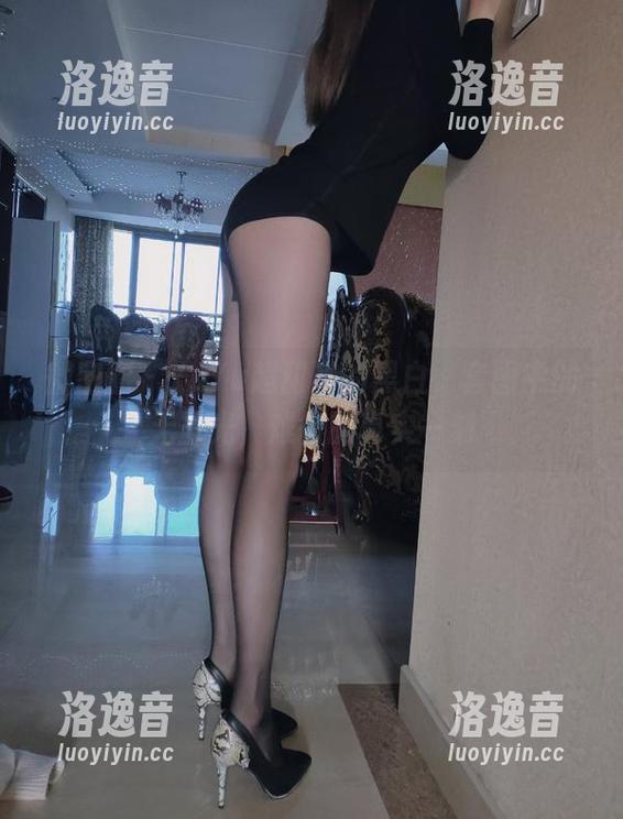 YuYu超甜丫 微密圈 - YuYu超甜丫的黑白,套图中的无圣光,难得的真实一刻