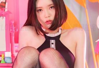 PEEKCLOUD里的Yuka(유카)，难得的宅家fashion谈