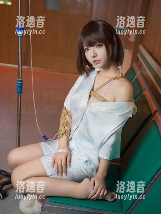 yuuhui玉汇 yuuhui玉汇的私房图包,油亮到让人想直接上去触碰,真有种想要靠近的冲动呢。