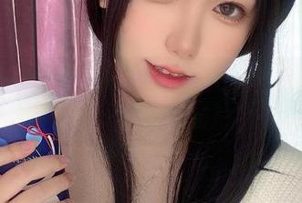 一北亦北和她的和服泳装：那幅让你审视夏季的奇特图片