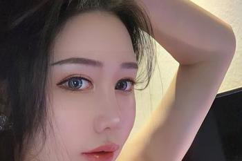 微密圈 – 高清写真在手，不爱笑的赛琳的天台故事慢慢说