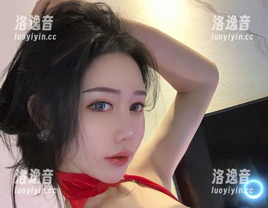 微密圈 - 高清写真在手，不爱笑的赛琳的天台故事慢慢说
