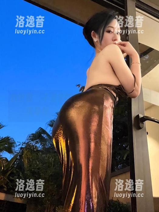 微密圈 - 不爱笑的赛琳的新图包更新，完美身材，心流，恍惚间的美好…