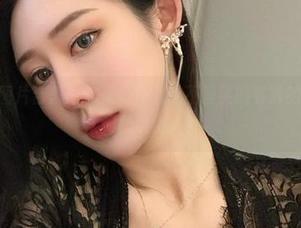 微密圈 – 图片合集：究竟是什么让不爱笑的赛琳的5.20付费如此吸引人？
