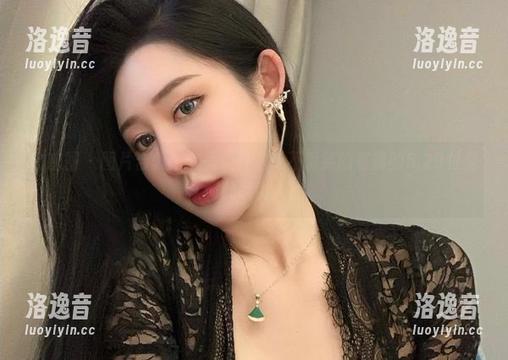 微密圈 - 图片合集：究竟是什么让不爱笑的赛琳的5.20付费如此吸引人？