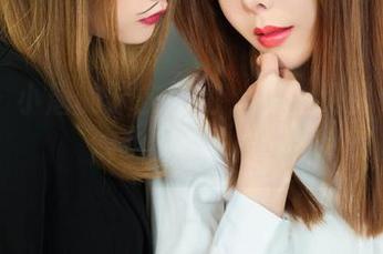 丽柜 – 小唐的泳衣图包，完全免费，但你得想好怎么拿…