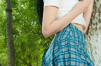 丽柜ligui – 这就是小七的定制写真：双生花与丝情袜意的美妙结合！