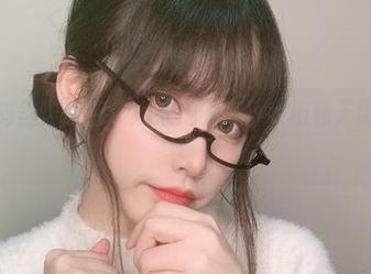 你十七鸽圣诞图册，捎来她的节日衣柜和无限的想象！