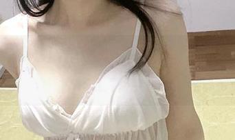 女同事的私房原图：看“倦倦喵”如何玩转工作氛围
