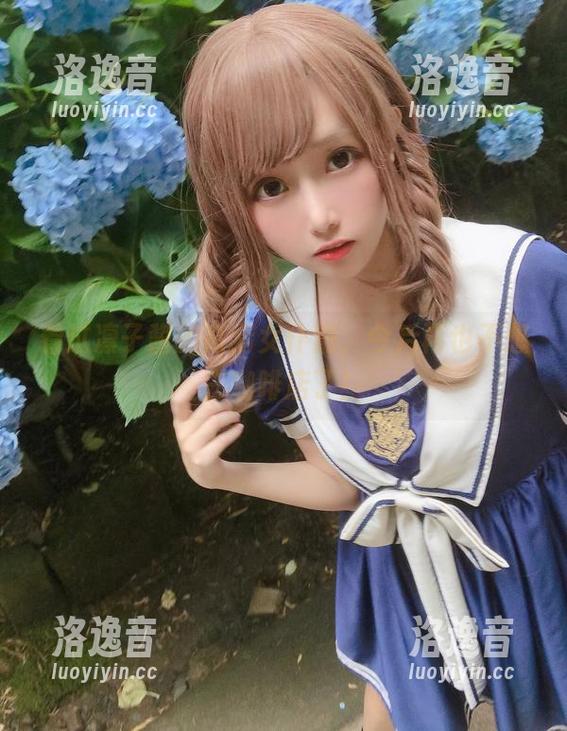 凛子酱 看过凛子酱的高清女仆照,今后再也不想去咖啡店了!