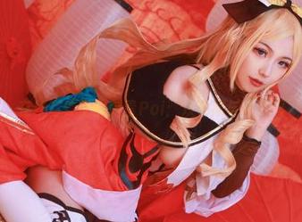 在线写真里的刺青Poi：双马尾与小心思