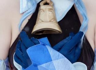 嗷呜虎虎精选：巫女套图，瞬间被吸引，真看不够
