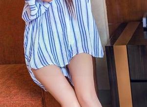 头条女神 – 浴室与办公桌的完美碰撞：张蓝欣的泳装合集带你飞！