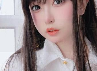 反转剧情，女主K最新写真集：与上司的微妙互动