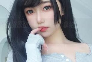 女主K的瑜伽服原图果然撩人，分享给懒癌晚期的我，想做又懒得动…