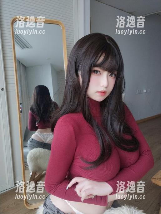 女主K 图包抢先体验!短裤让女主K忍不住多加几条‘绝’对撞款!