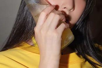 姜仁卿(강인경)的私房圣诞节合集，简直就像是一场可爱的混乱派对。