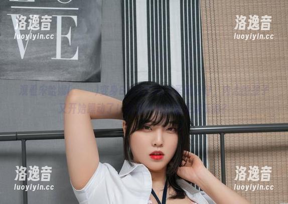 观看宋哈娜(송하나)变身BLUECAKE圣诞公仔，内心的孩子又开始躁动了！还有什么比这更欢乐的？