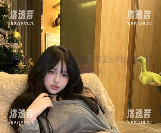 小u优优子 微密圈 - 精选红裙,小u优优子到底怎样让这裙子活过来的,真有意思。