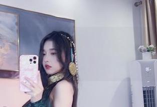 小小奶瓶儿和她丝带女友，免费美图，谁对这张不感兴趣呢？