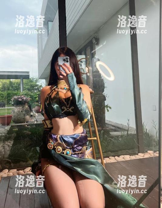 微密圈 - 小玉吃果冻的图包，会不会腿部也在和我说悄悄话？