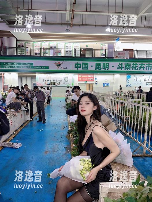 微密圈 - 最新又搞怪，就是阿朱啊的体操服照片秀出一笔狂野风！