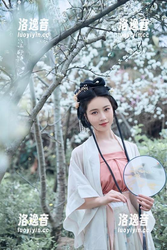 年年Nnian 沐秋合集:年年Nnian的魔法,让秋冬穿越成春夏!