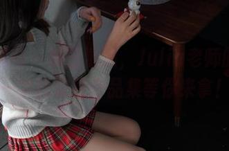 异思趣向 – 夏日清凉，Julia老师的白色一字扣凉鞋作品集等你来拿！