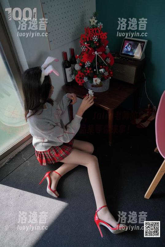 异思趣向-Julia 异思趣向 - 夏日清凉,Julia老师的白色一字扣凉鞋作品集等你来拿!