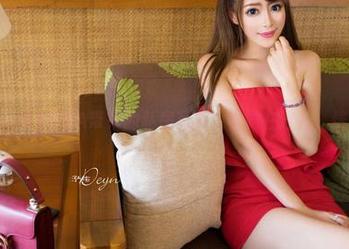 推女神 – AZHUA带来的私房写真，学妹在这儿，恍惚的…